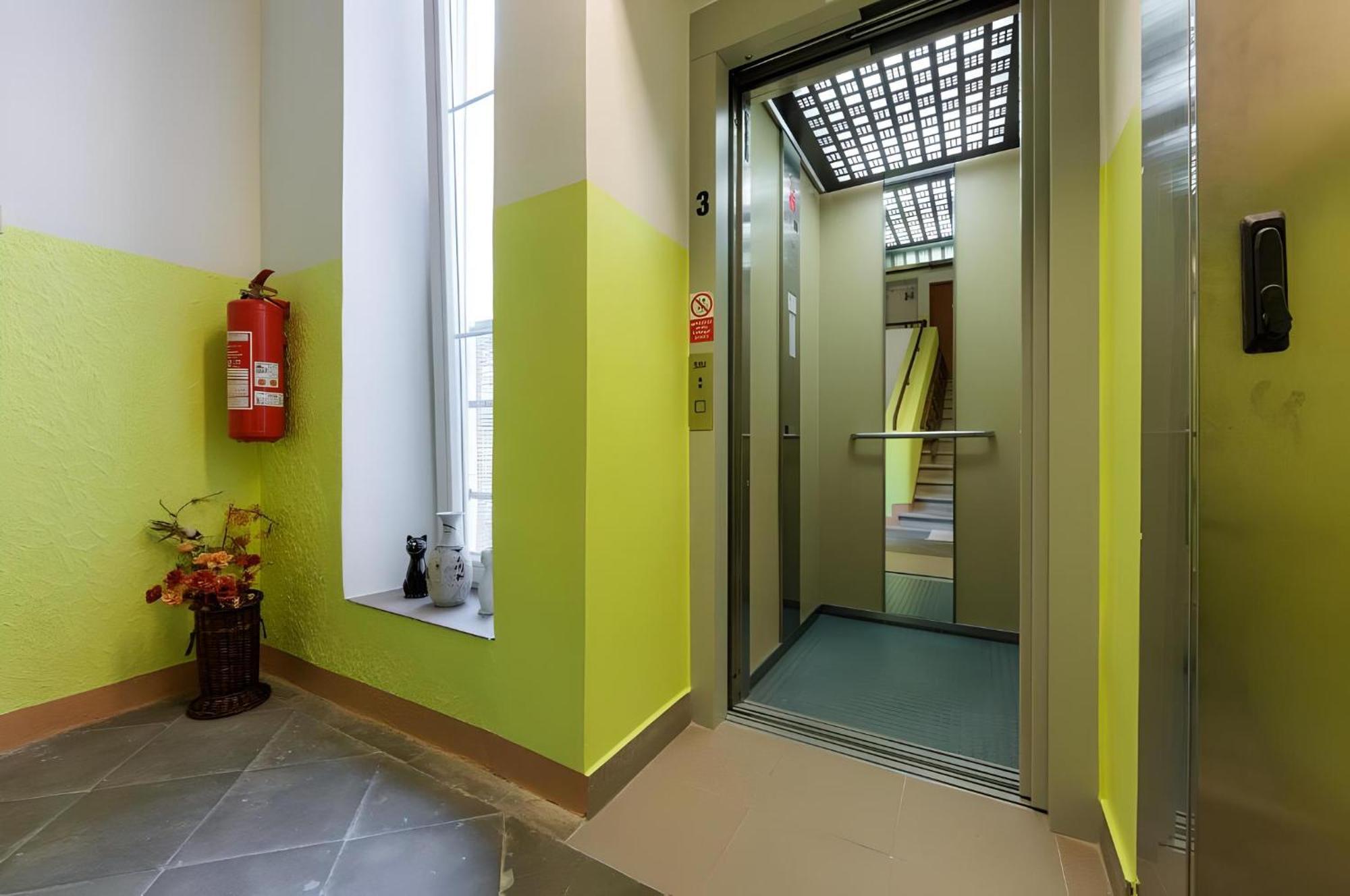 Promenade View Apartment كارلوفي فاري المظهر الخارجي الصورة